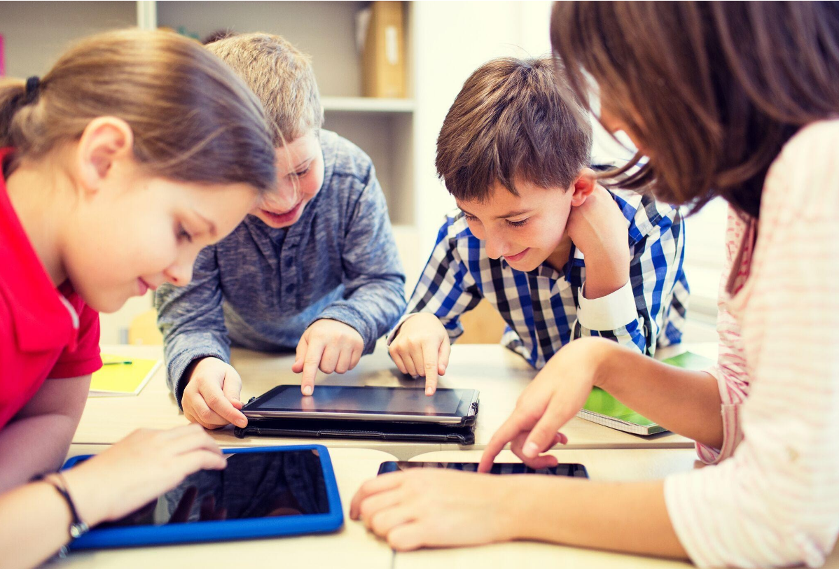 Дошкольники и гаджеты: как избежать экранной зависимости